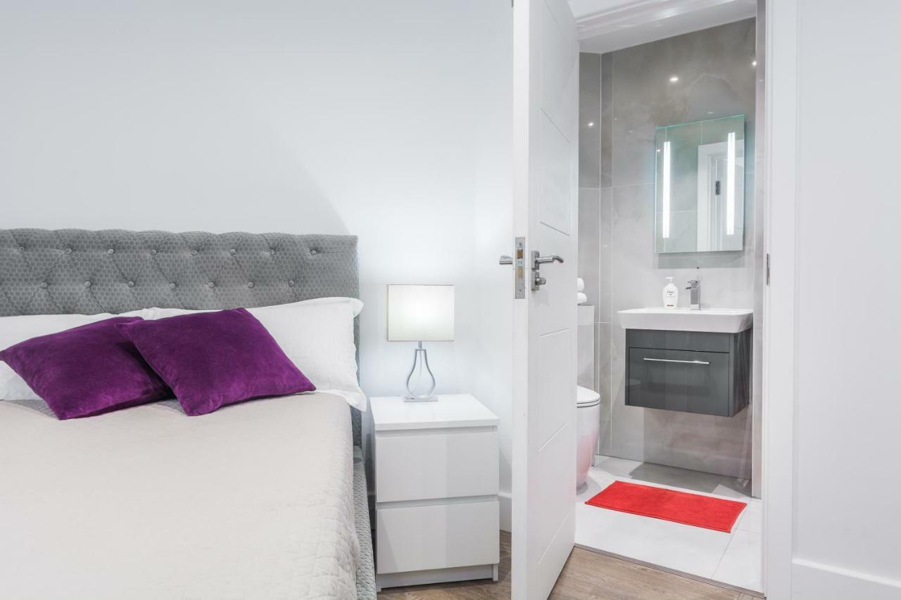 Ta House Guest house Edgware