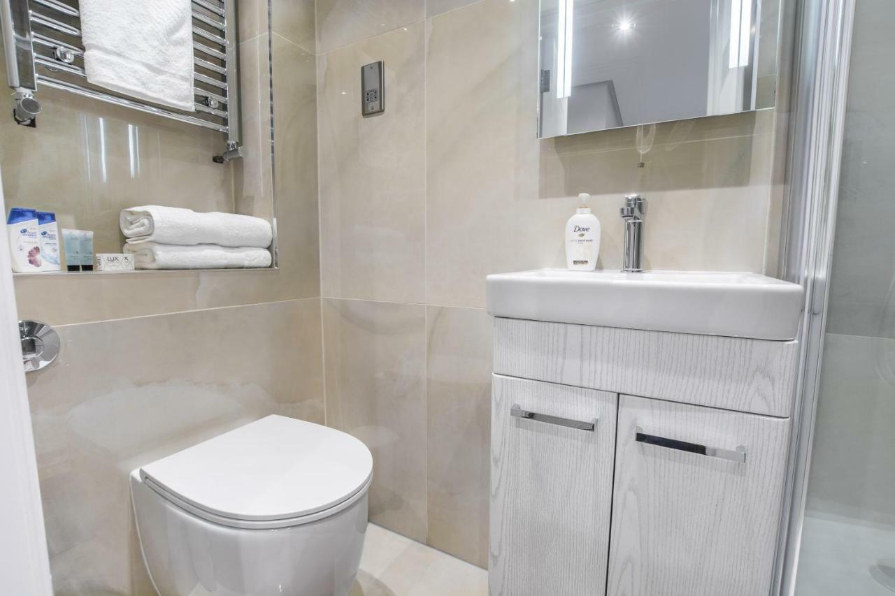 Ta House Guest house Edgware